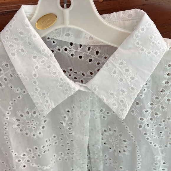 White Eyelet Button-Up Blouse Size XL NWOT - Picture 3 of 10